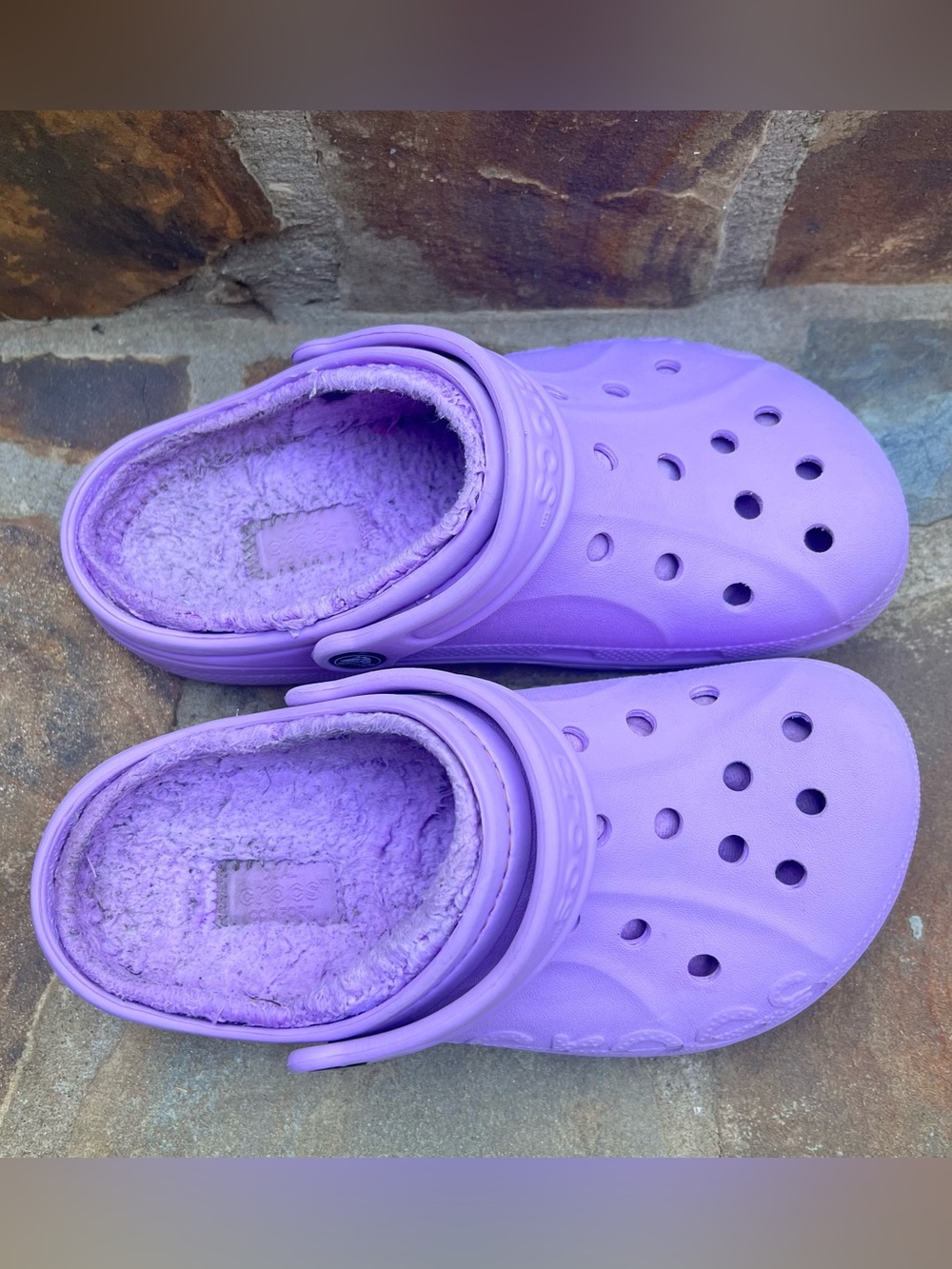 CROCS Women’s Size 7 Kids Fuzz-Lined Clog in Lavender Purple - Picture 2 of 6